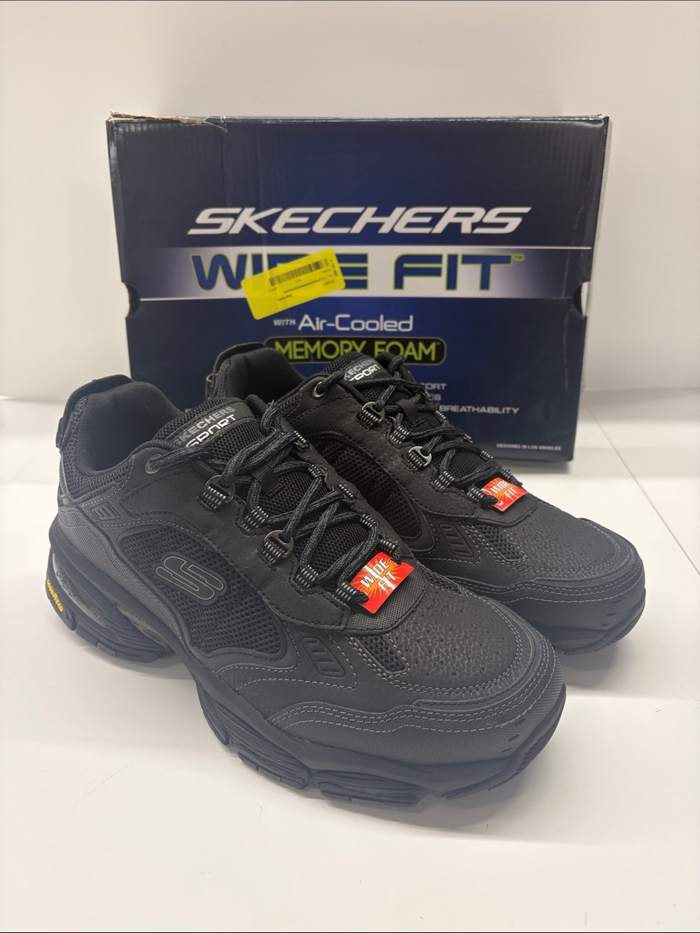 NEW Skechers Men's Black Wide Fit Athletic Sneakers with Memory Foam Size 10